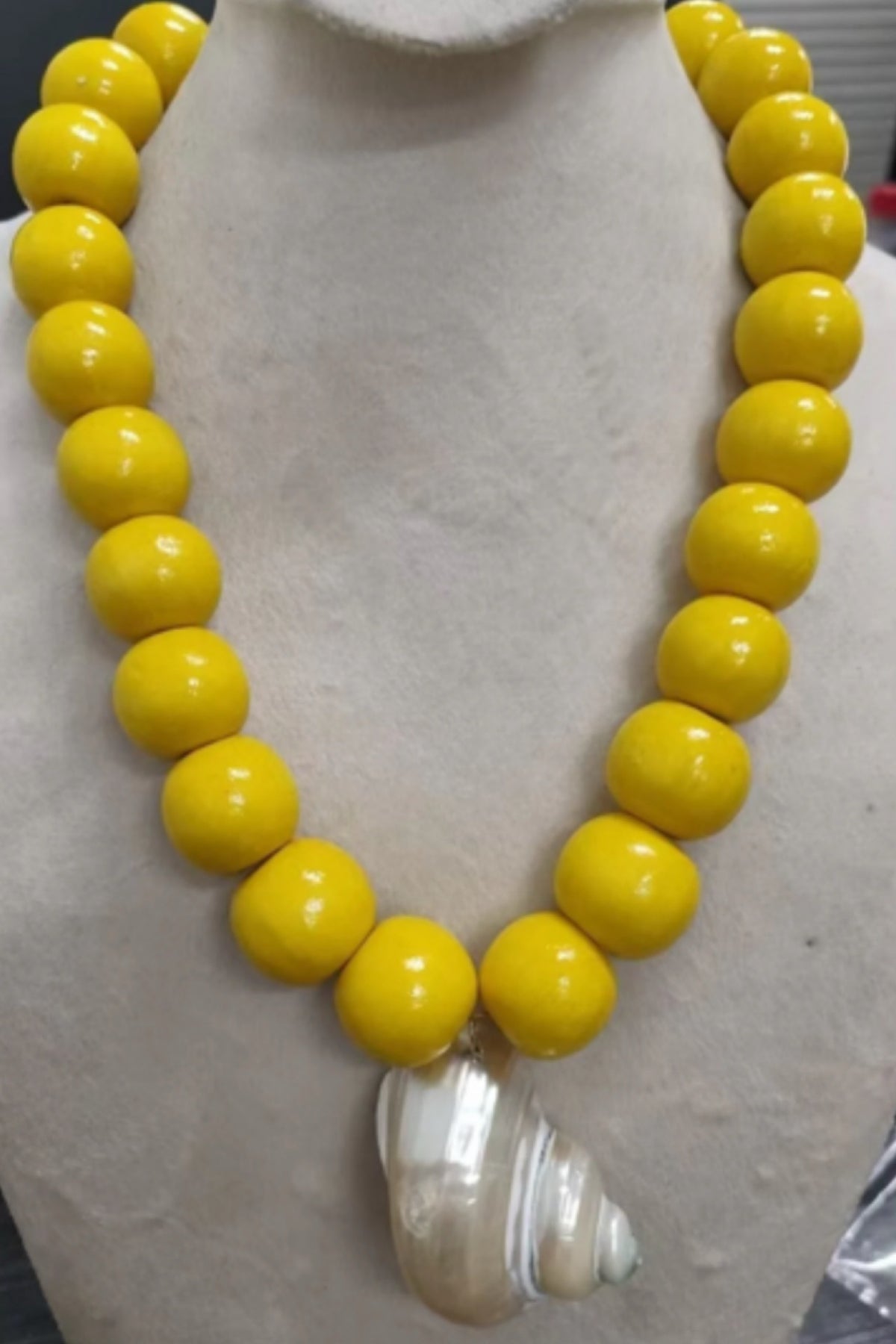 Sheila shell necklace