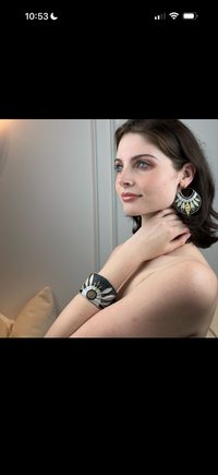 Lonni Earring